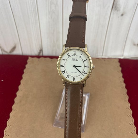 Vintage Elegant but Stylish Unisex Seiko Lassale 18K Gold Plated Watch - Picture 2 of 9